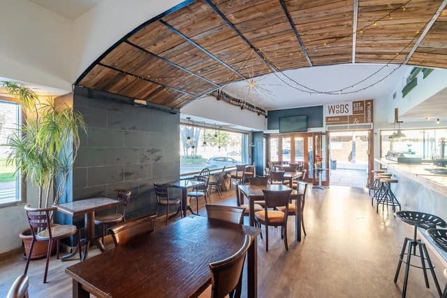 Restaurant/Bar til salgs i Fuengirola - € 110 000 (Ref: 9639757)