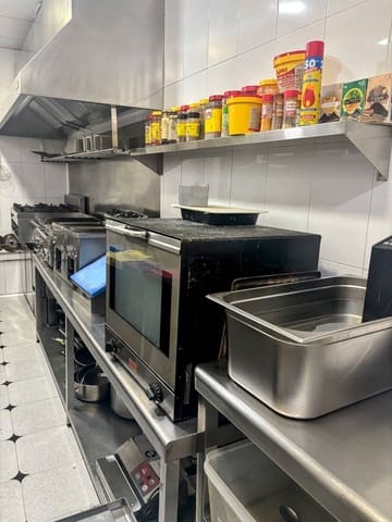 Restaurante/Bar para venda em Fuengirola - 185 000 € (Ref: 9639758)