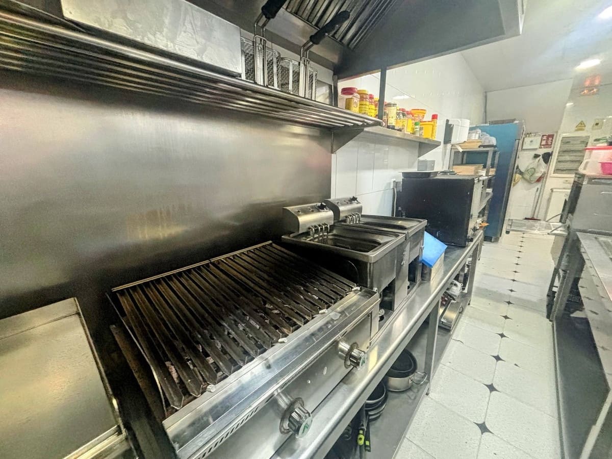 Restaurante/Bar para venda em Fuengirola - 185 000 € (Ref: 9639758)