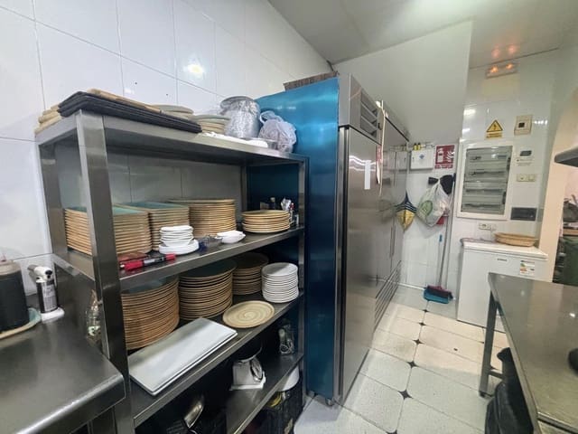 Restaurante/Bar para venda em Fuengirola - 185 000 € (Ref: 9639758)