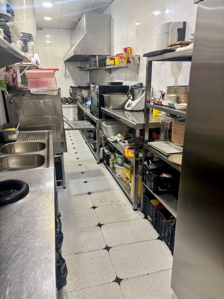 Restaurante/Bar para venda em Fuengirola - 185 000 € (Ref: 9639758)