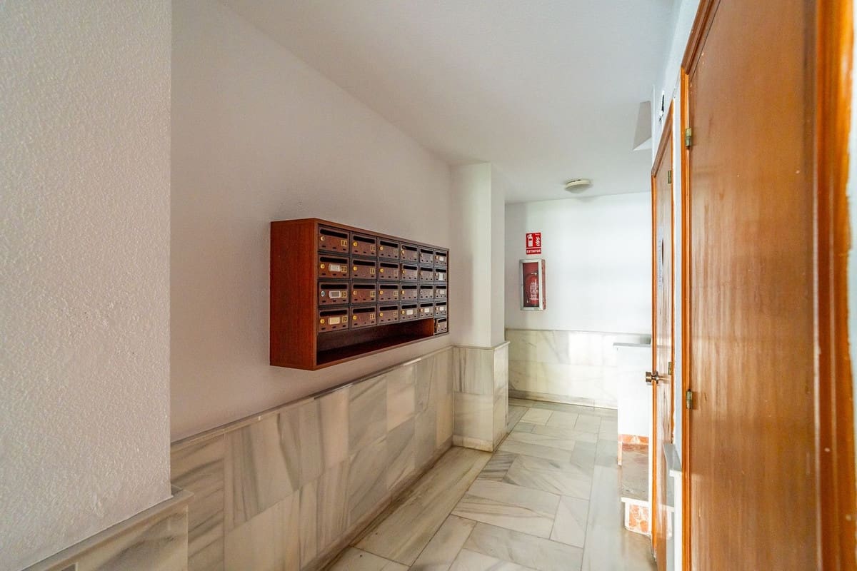 3 soveværelse Lejlighed til salg i Fuengirola med swimmingpool - € 369.900 (Ref: 9646380)