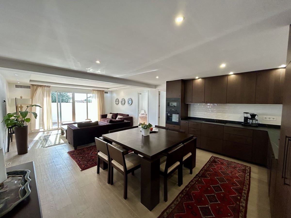 Chalet de 6 habitaciones en Fuengirola en venta con piscina garaje - 1.275.000 € (Ref: 9665526)