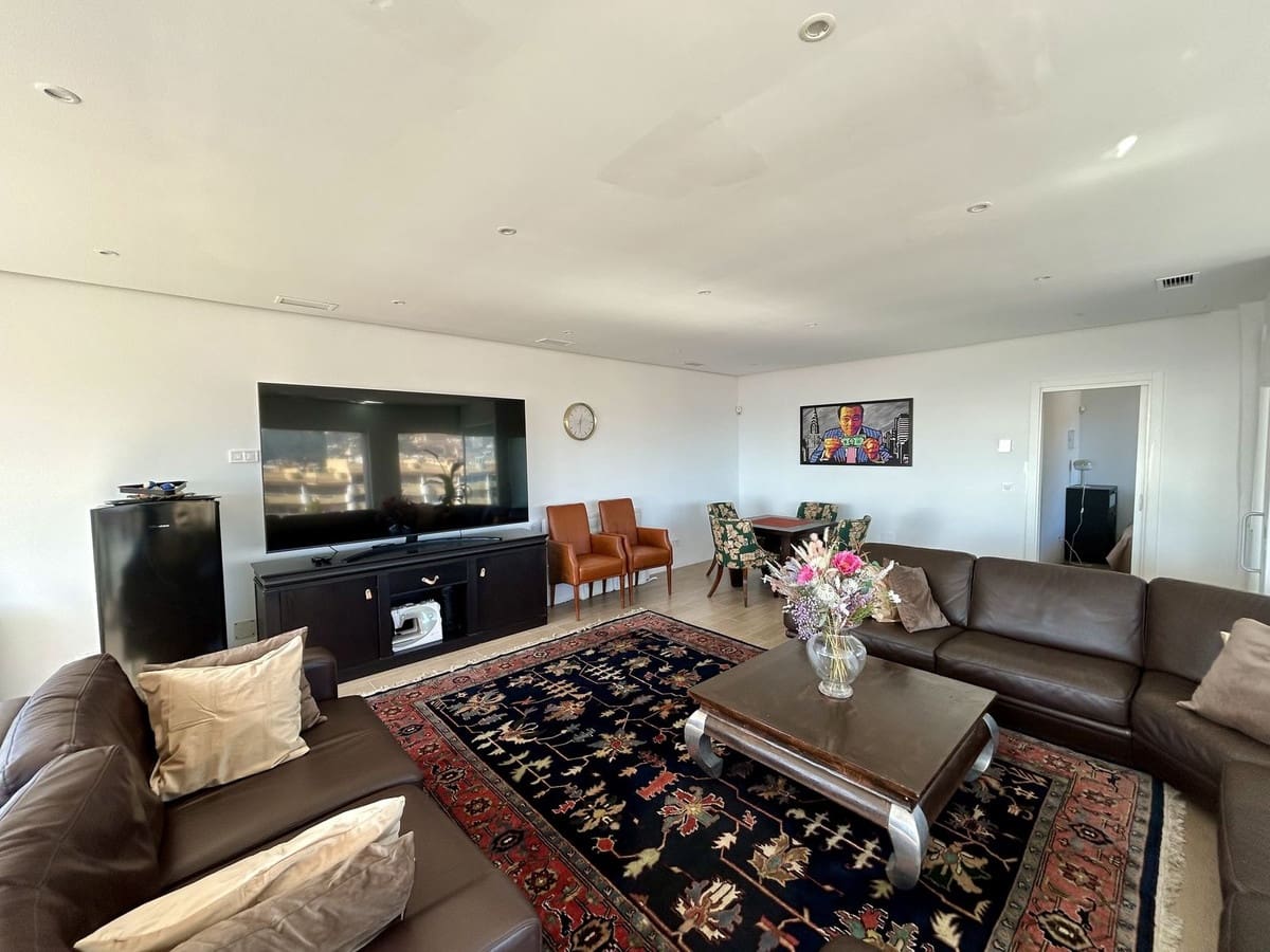 Chalet de 6 habitaciones en Fuengirola en venta con piscina garaje - 1.275.000 € (Ref: 9665526)