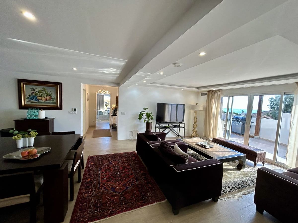 Chalet de 6 habitaciones en Fuengirola en venta con piscina garaje - 1.275.000 € (Ref: 9665526)