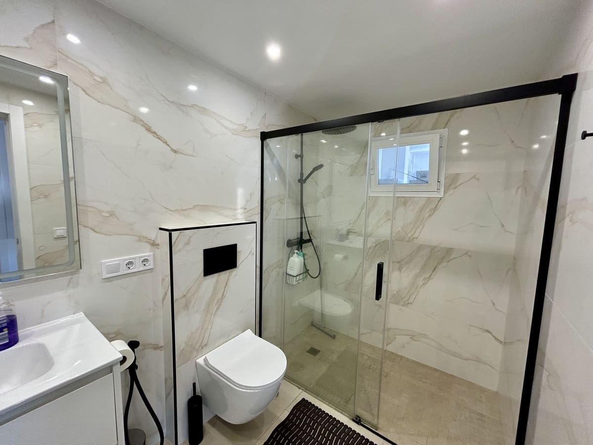 Chalet de 6 habitaciones en Fuengirola en venta con piscina garaje - 1.275.000 € (Ref: 9665526)