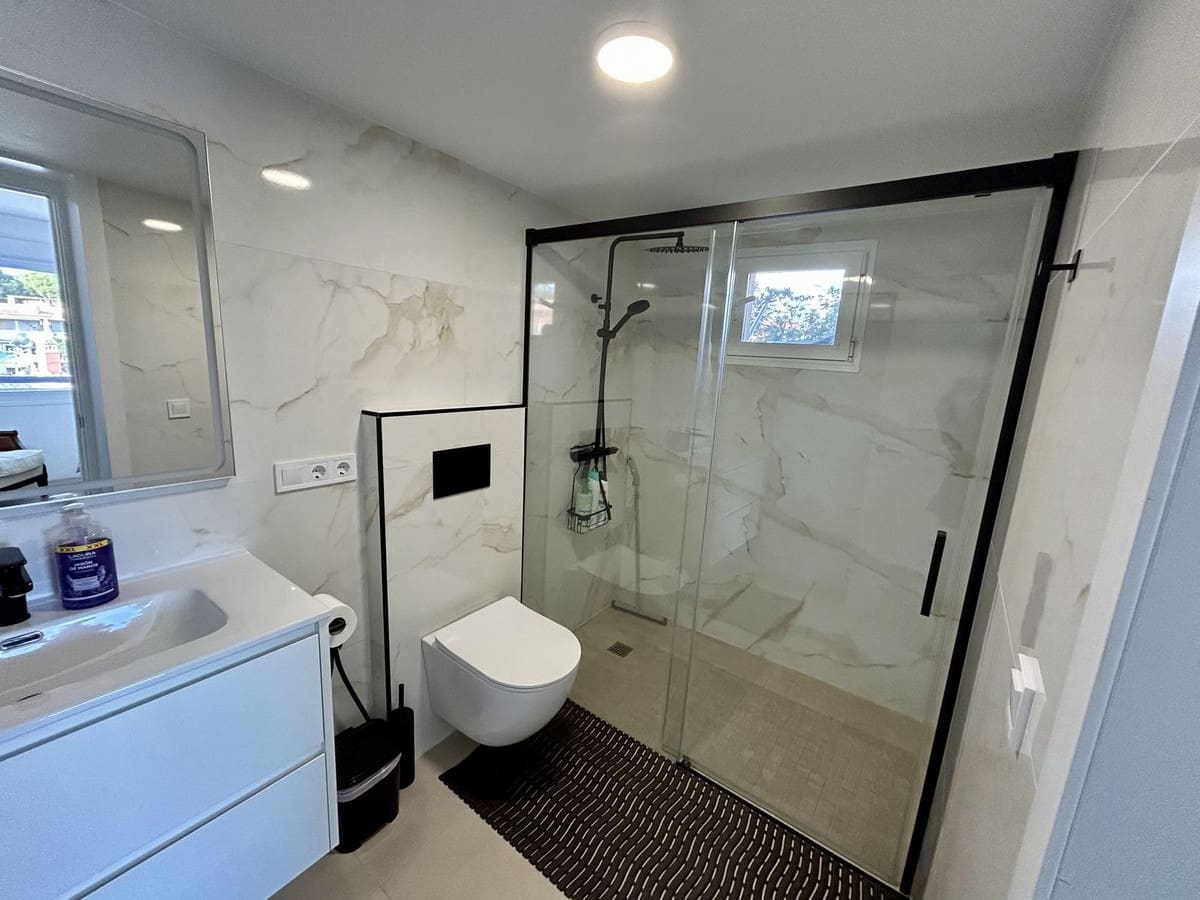 Chalet de 6 habitaciones en Fuengirola en venta con piscina garaje - 1.275.000 € (Ref: 9665526)