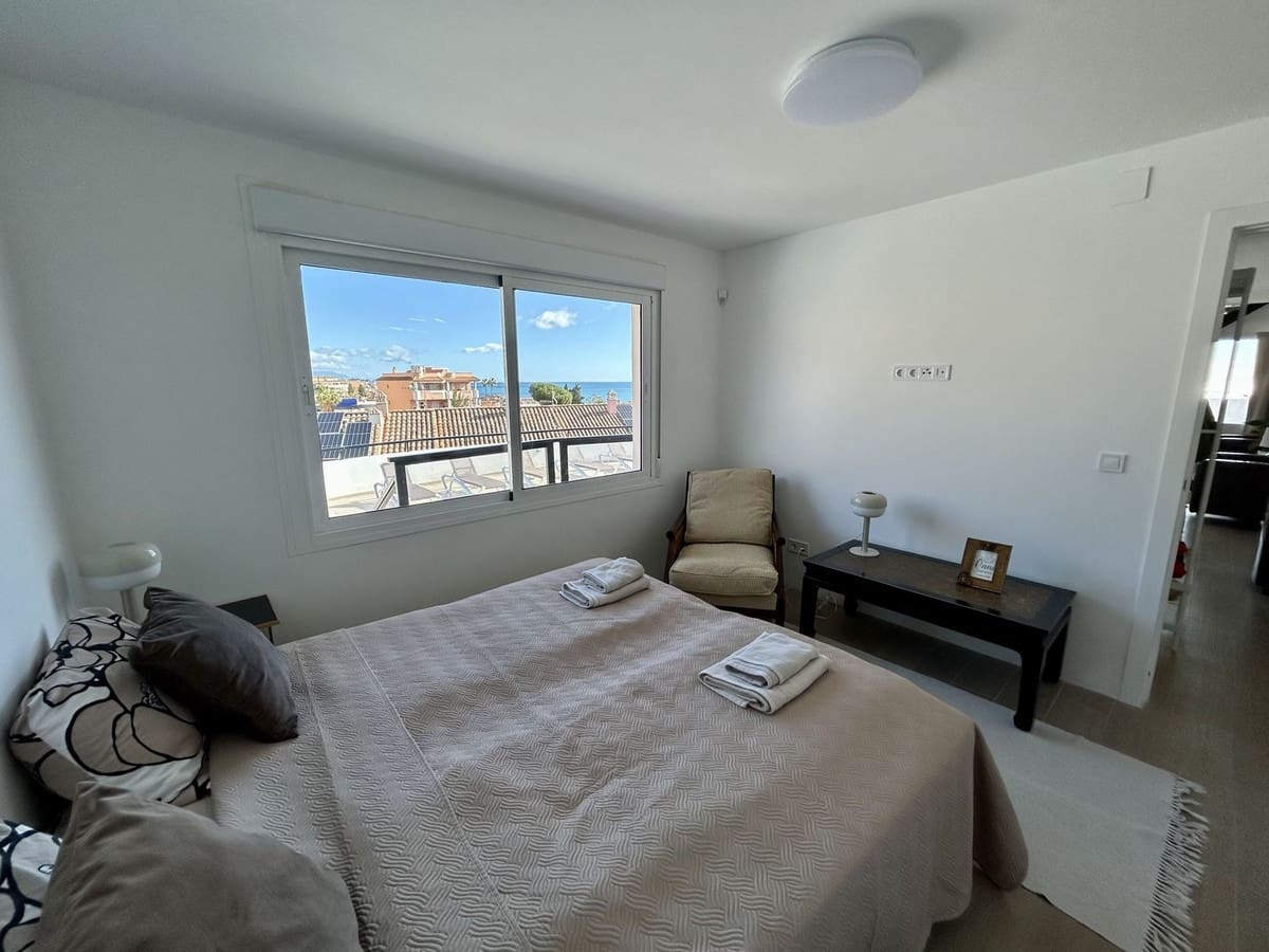 Chalet de 6 habitaciones en Fuengirola en venta con piscina garaje - 1.275.000 € (Ref: 9665526)