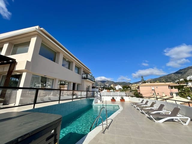 6 soveværelse Villa til salg i Fuengirola med swimmingpool garage - € 1.275.000 (Ref: 9665526)