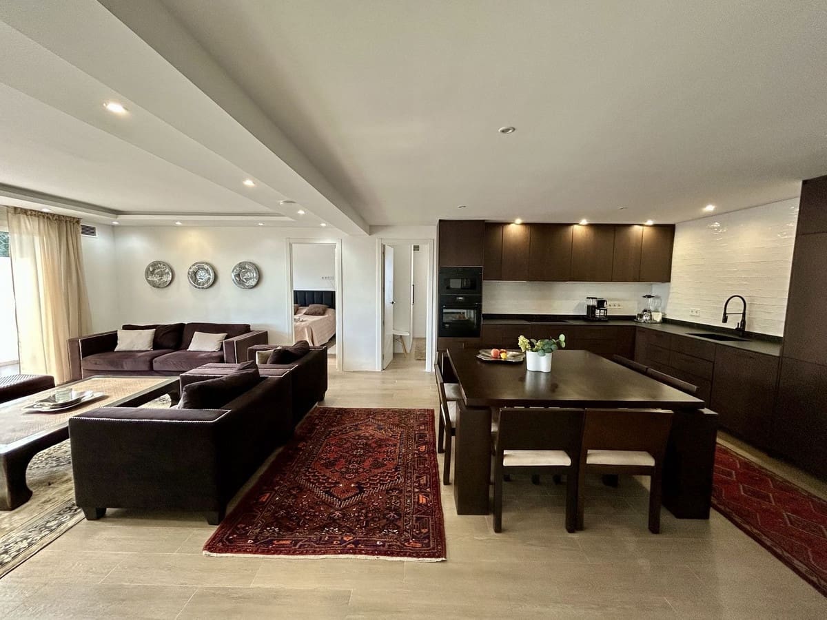 6 bedroom Villa for sale in Fuengirola with pool garage - € 1,275,000 (Ref: 9665526)