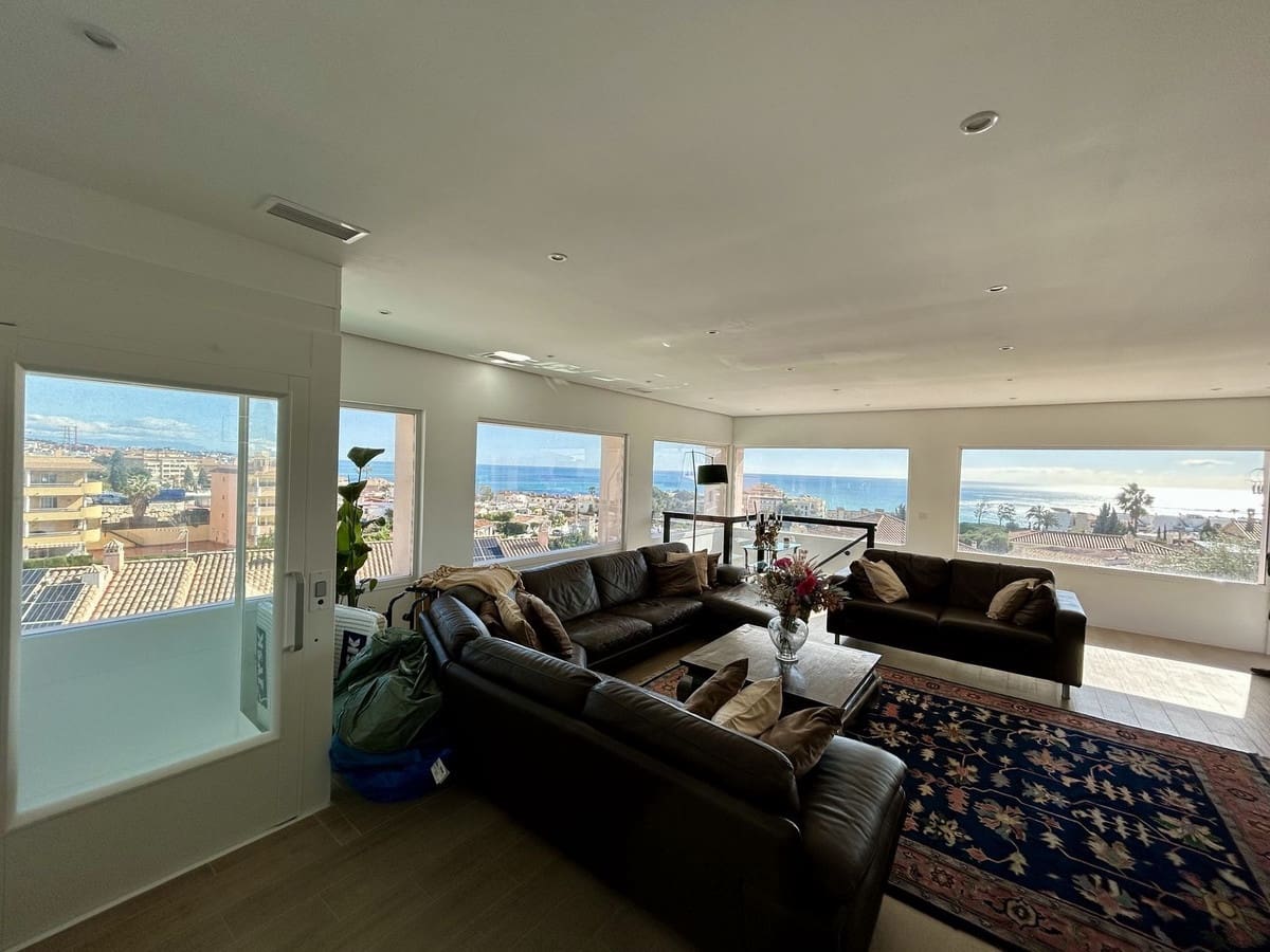 6 bedroom Villa for sale in Fuengirola with pool garage - € 1,275,000 (Ref: 9665526)