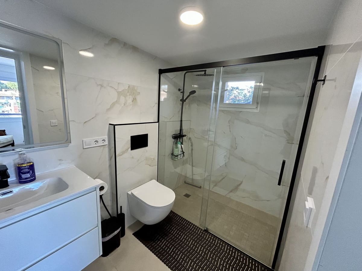 6 bedroom Villa for sale in Fuengirola with pool garage - € 1,275,000 (Ref: 9665526)