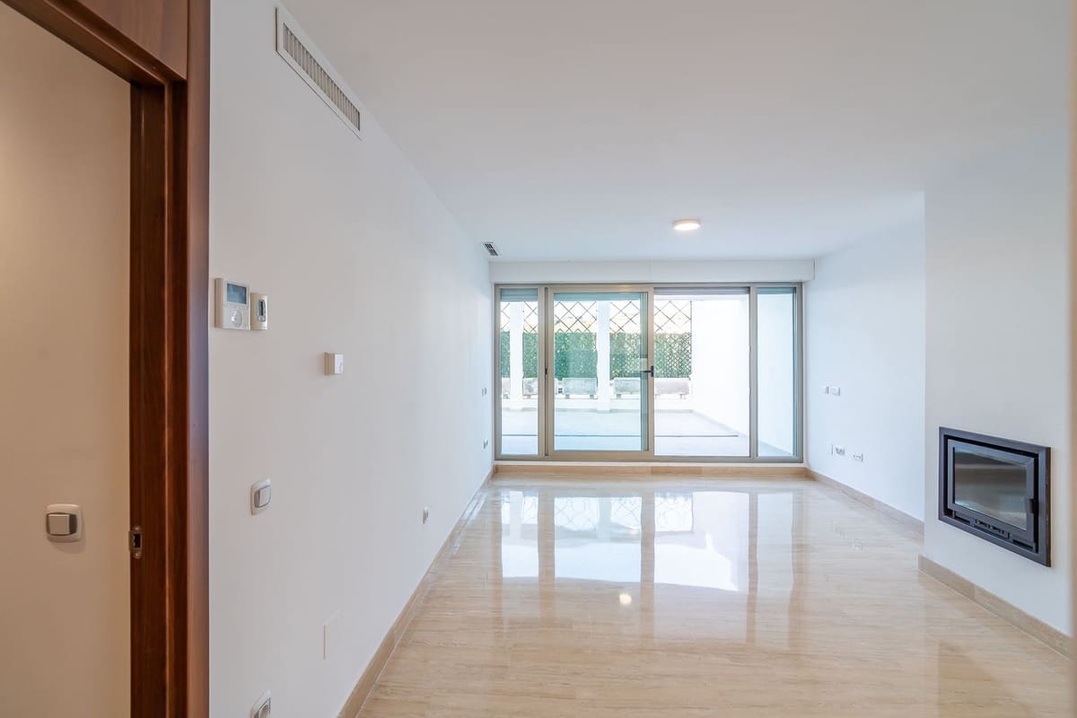 3 bedroom Apartment for sale in La Cala de Mijas with pool garage - € 397,000 (Ref: 9684333)