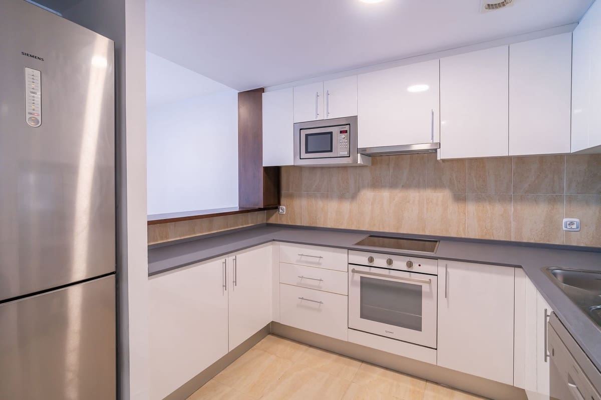 3 bedroom Apartment for sale in La Cala de Mijas with pool garage - € 397,000 (Ref: 9684333)