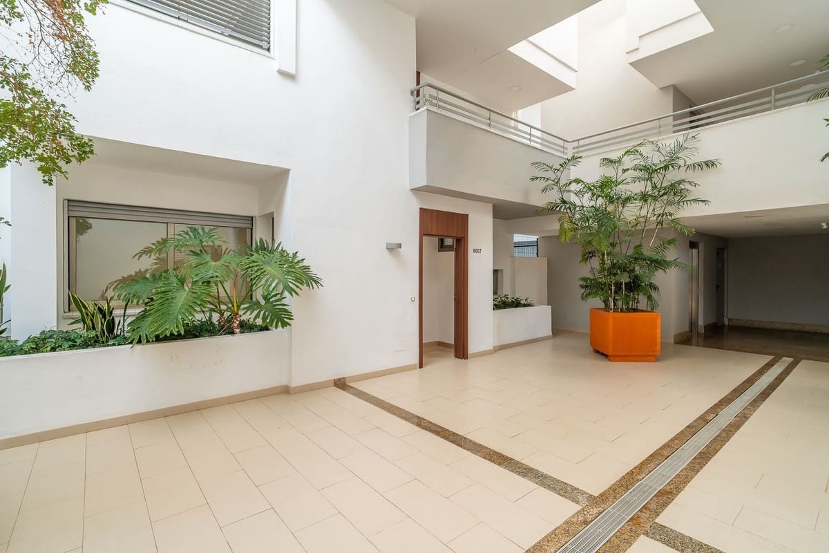 3 bedroom Apartment for sale in La Cala de Mijas with pool garage - € 397,000 (Ref: 9684333)