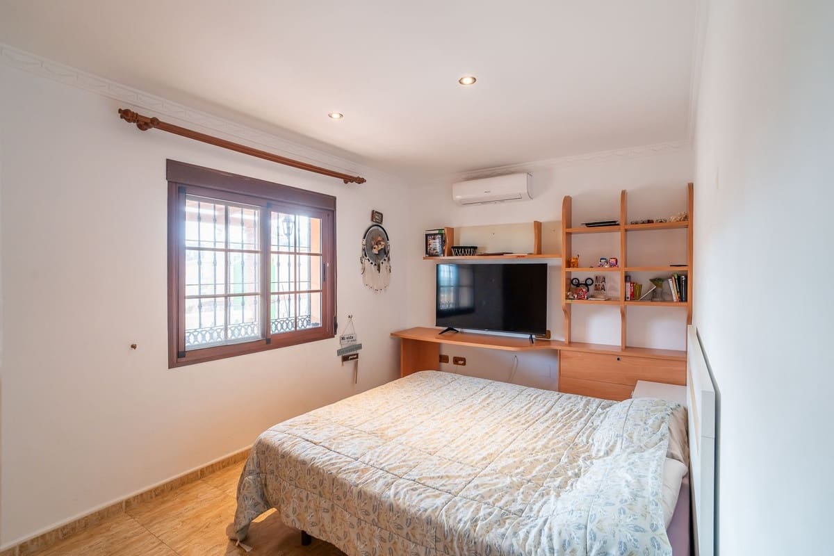 5 sovrum Villa till salu i Mijas med garage - 942 000 € (Ref: 9685584)