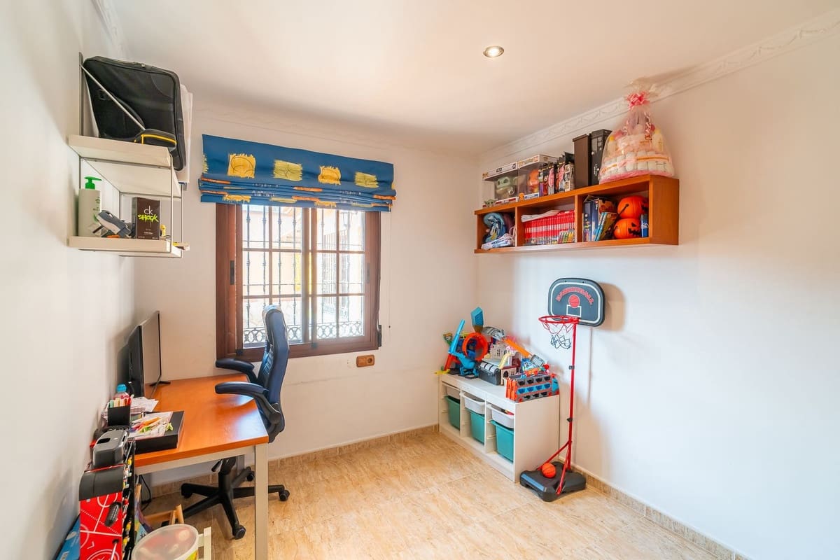 5 sovrum Villa till salu i Mijas med garage - 942 000 € (Ref: 9685584)