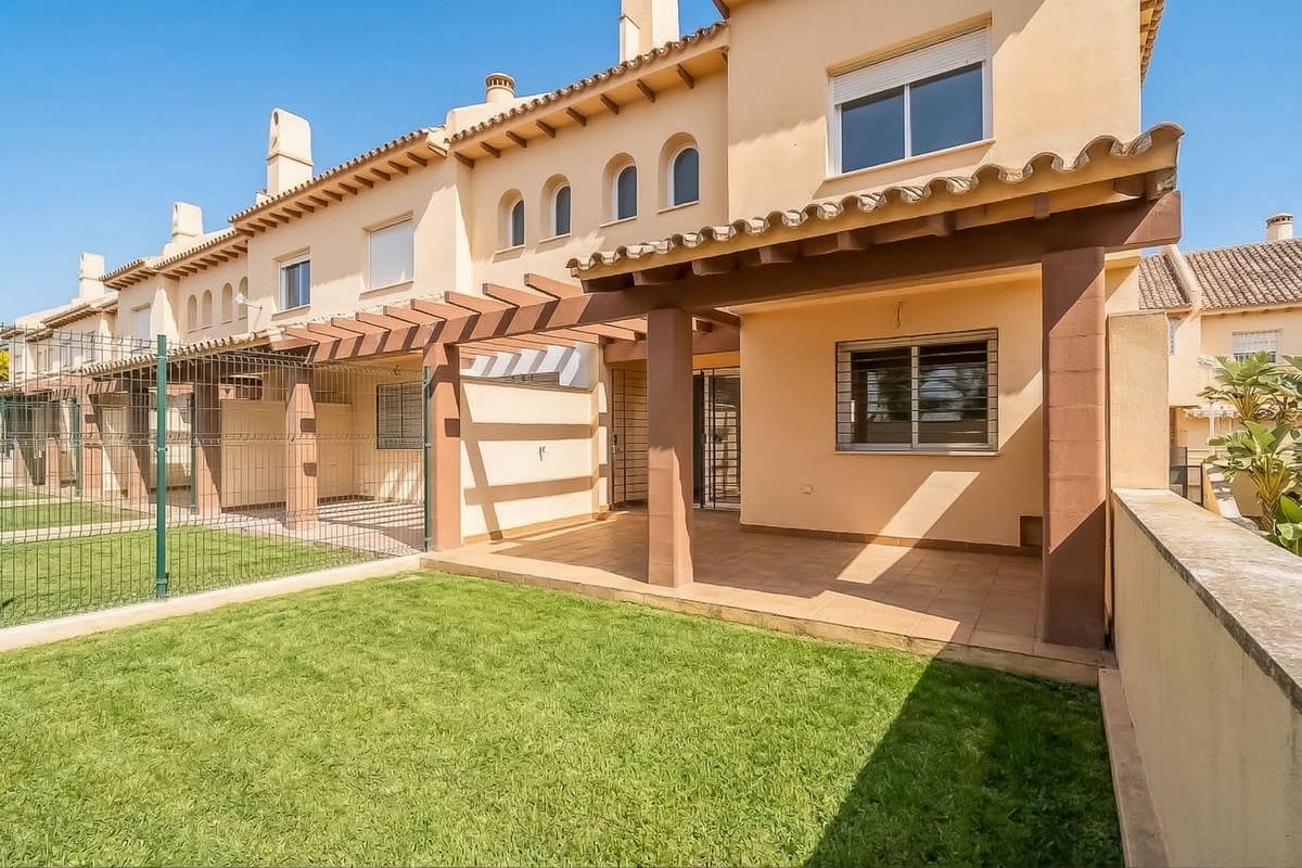 4 bedroom Townhouse for sale in Calahonda with pool garage - € 699,000 (Ref: 9685585)