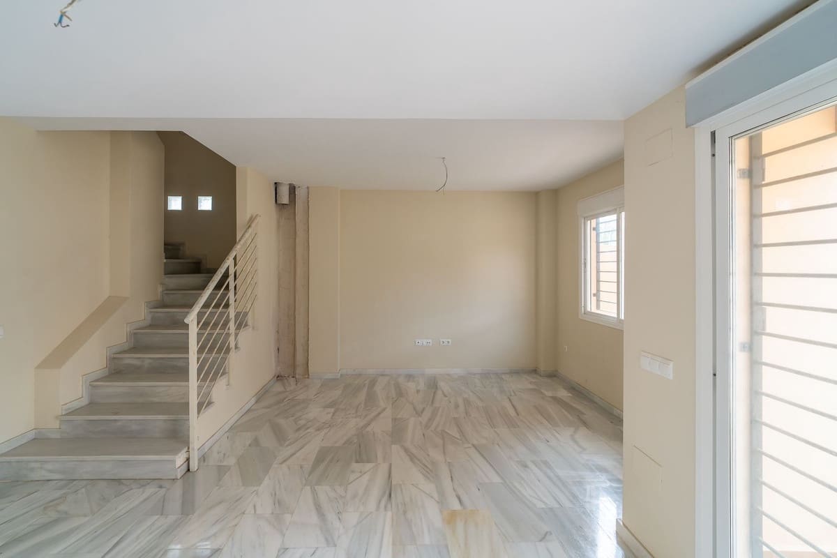 Casa de 4 habitaciones en Calahonda en venta con piscina garaje - 639.000 € (Ref: 9685586)