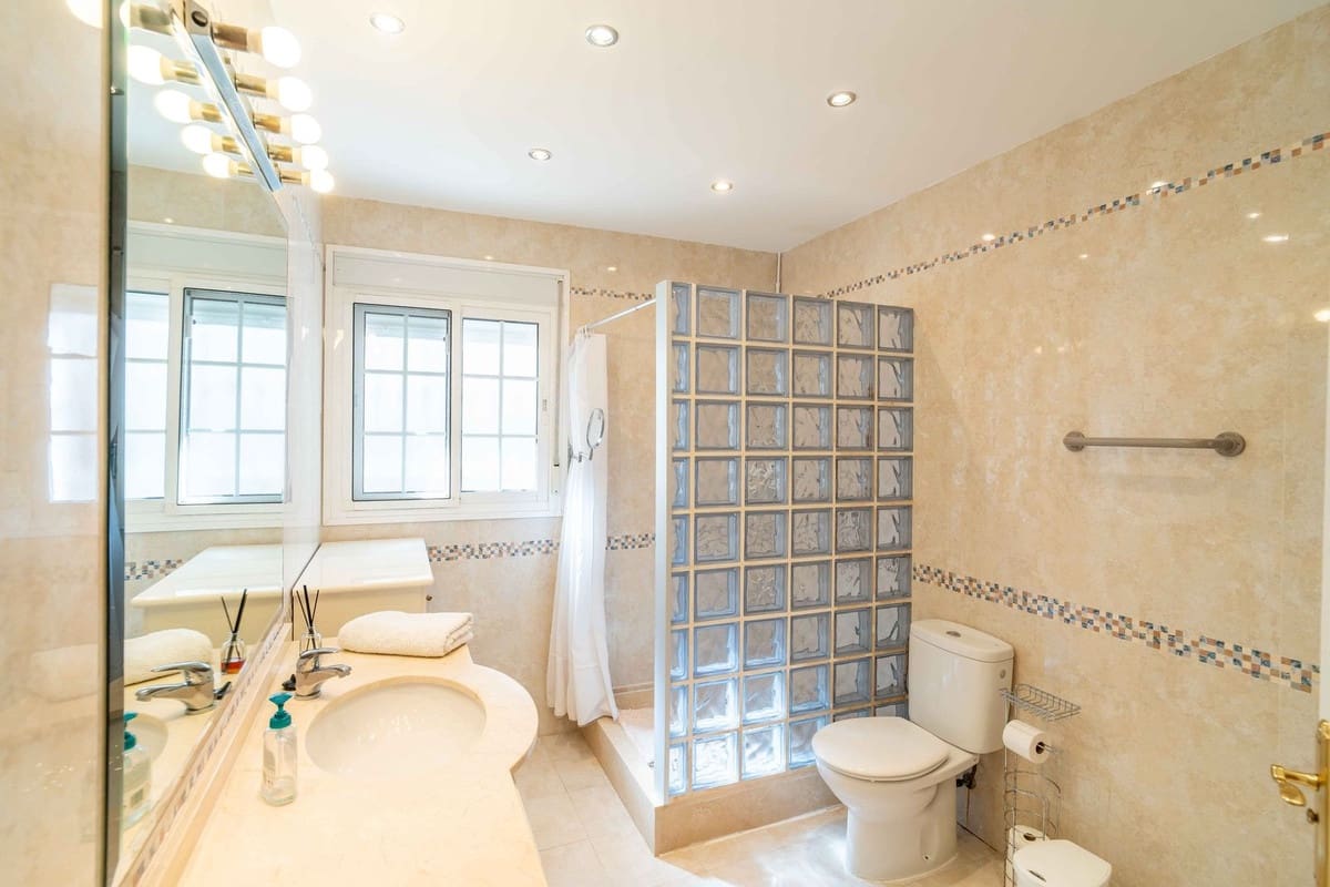 4 sypialnia Willa na sprzedaż w Alhaurin el Grande z basenem garażem - 549 000 € (Ref: 9685796)