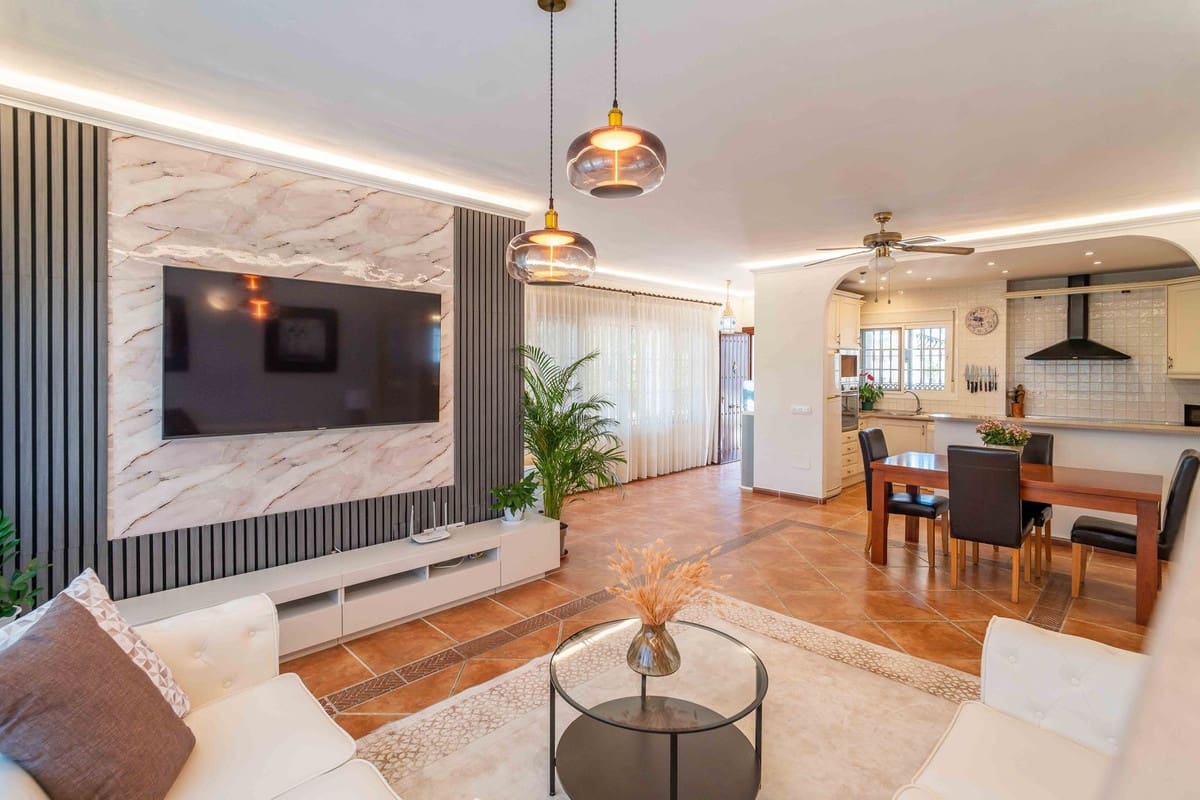 4 sypialnia Willa na sprzedaż w Alhaurin el Grande z basenem garażem - 549 000 € (Ref: 9685796)