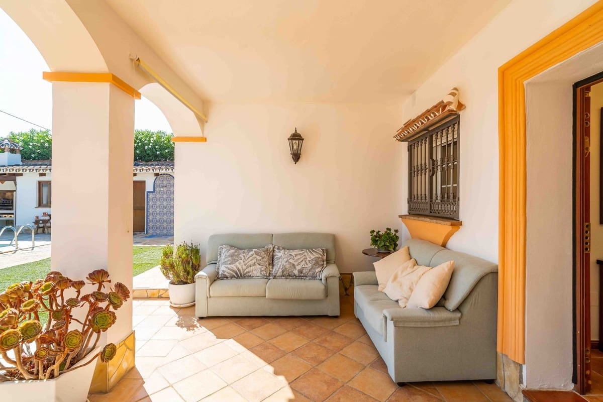 4 sypialnia Willa na sprzedaż w Alhaurin el Grande z basenem garażem - 549 000 € (Ref: 9685796)