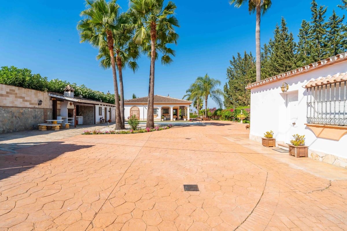 4 sypialnia Willa na sprzedaż w Alhaurin el Grande z basenem garażem - 549 000 € (Ref: 9685796)