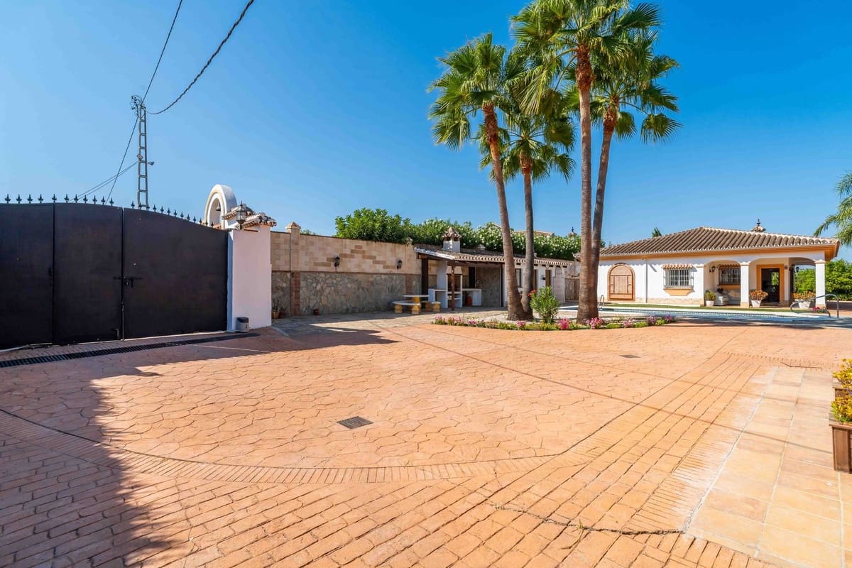 4 sypialnia Willa na sprzedaż w Alhaurin el Grande z basenem garażem - 549 000 € (Ref: 9685796)