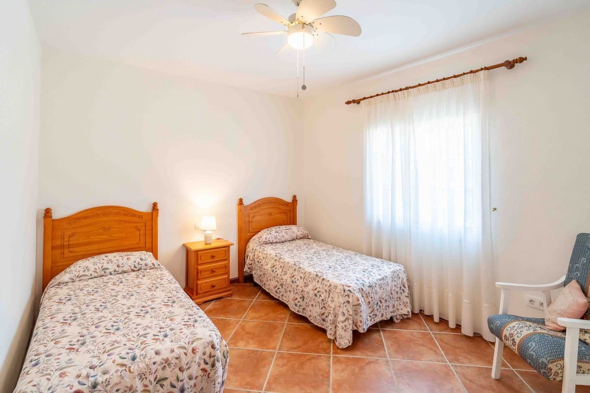 4 sypialnia Willa na sprzedaż w Alhaurin el Grande z basenem garażem - 549 000 € (Ref: 9685796)