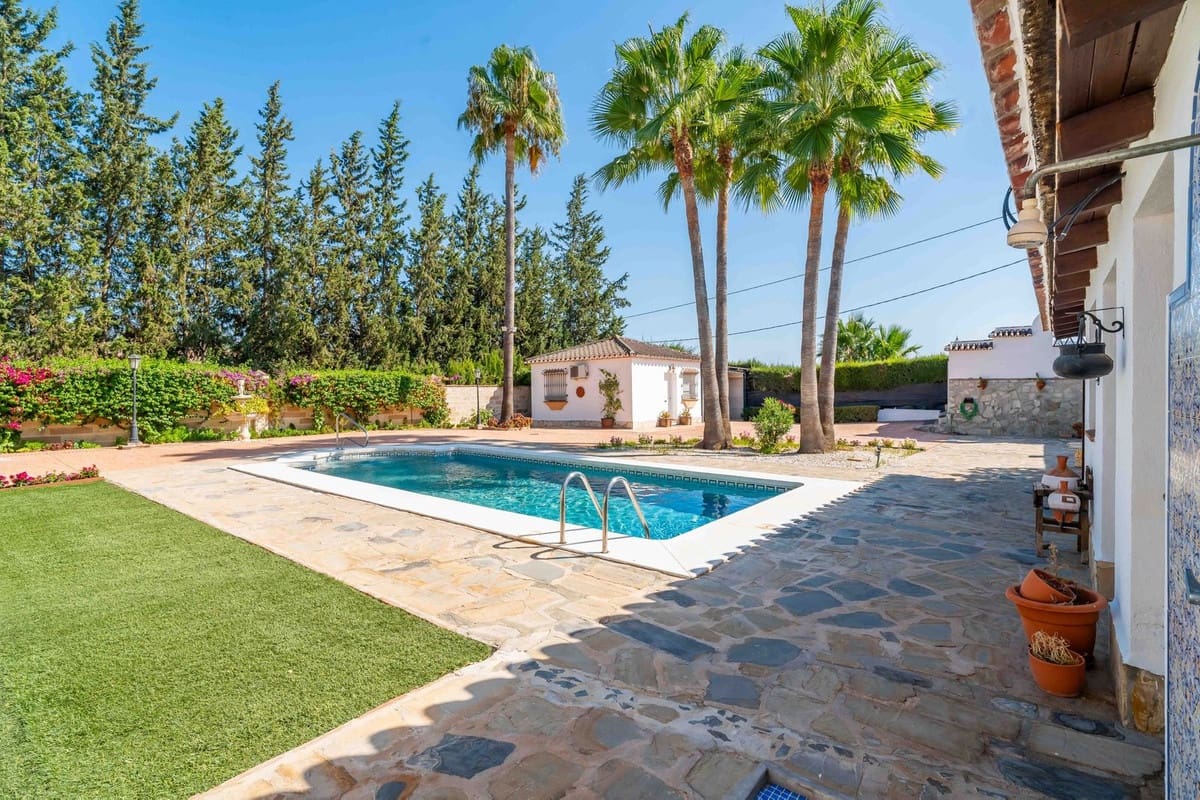 4 sypialnia Willa na sprzedaż w Alhaurin el Grande z basenem garażem - 549 000 € (Ref: 9685796)