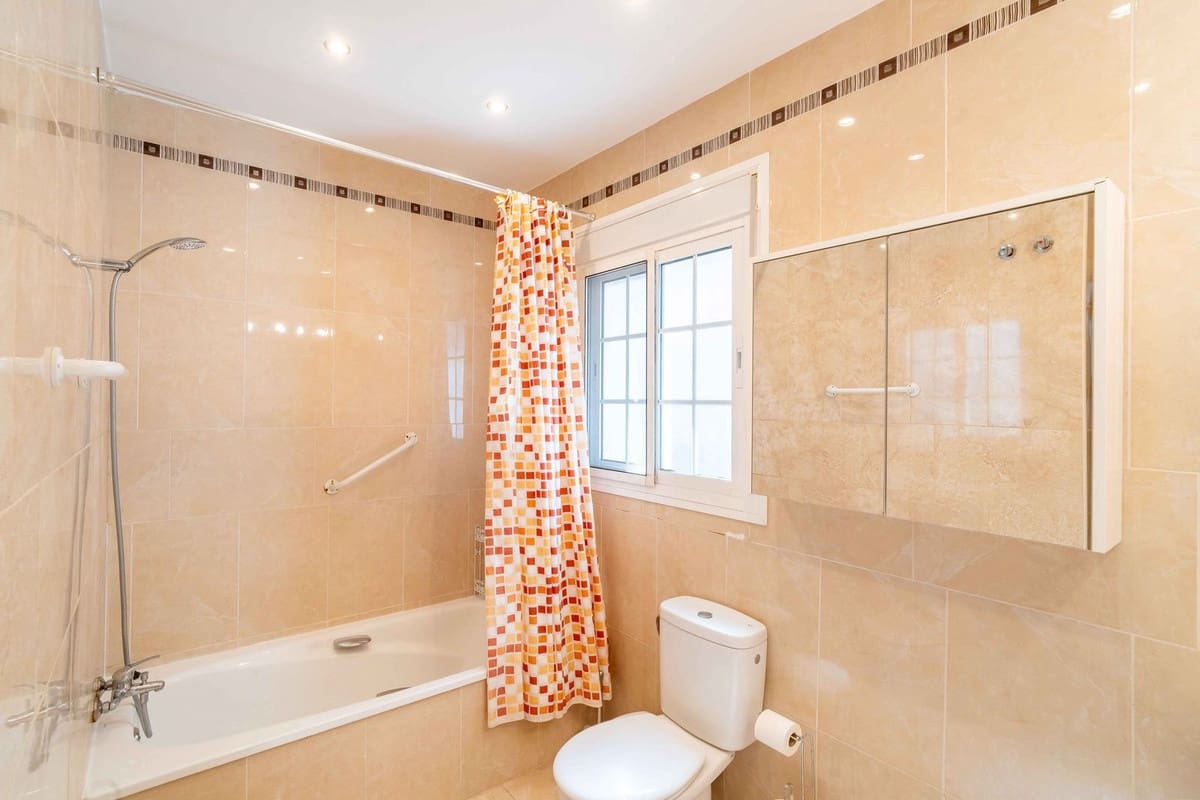 4 bedroom Villa for sale in Alhaurin el Grande with pool garage - € 549,000 (Ref: 9685796)