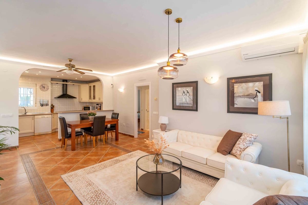 4 bedroom Villa for sale in Alhaurin el Grande with pool garage - € 549,000 (Ref: 9685796)