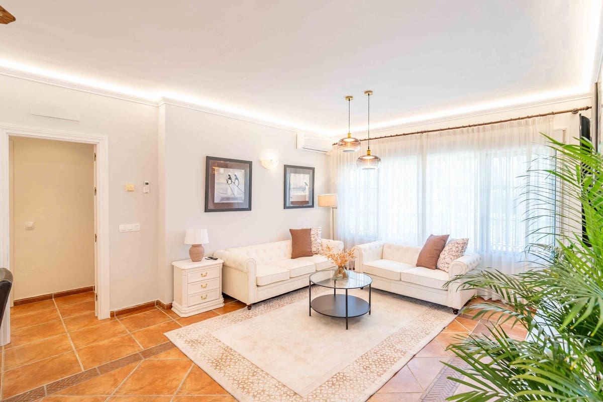 4 bedroom Villa for sale in Alhaurin el Grande with pool garage - € 549,000 (Ref: 9685796)