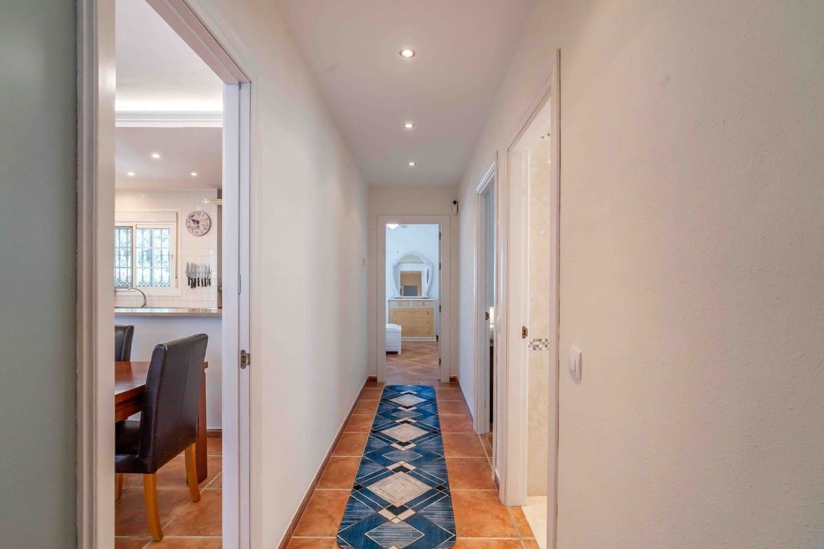 4 bedroom Villa for sale in Alhaurin el Grande with pool garage - € 549,000 (Ref: 9685796)