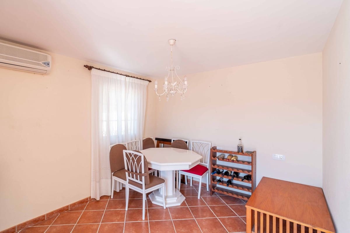 4 bedroom Villa for sale in Alhaurin el Grande with pool garage - € 549,000 (Ref: 9685796)