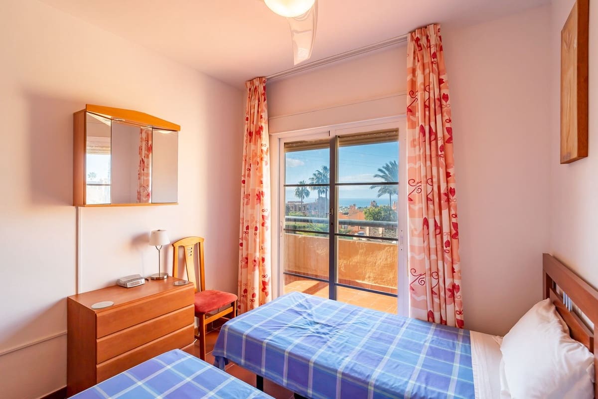 Pareado de 4 habitaciones en Riviera del Sol en venta con piscina - 498.000 € (Ref: 9700085)