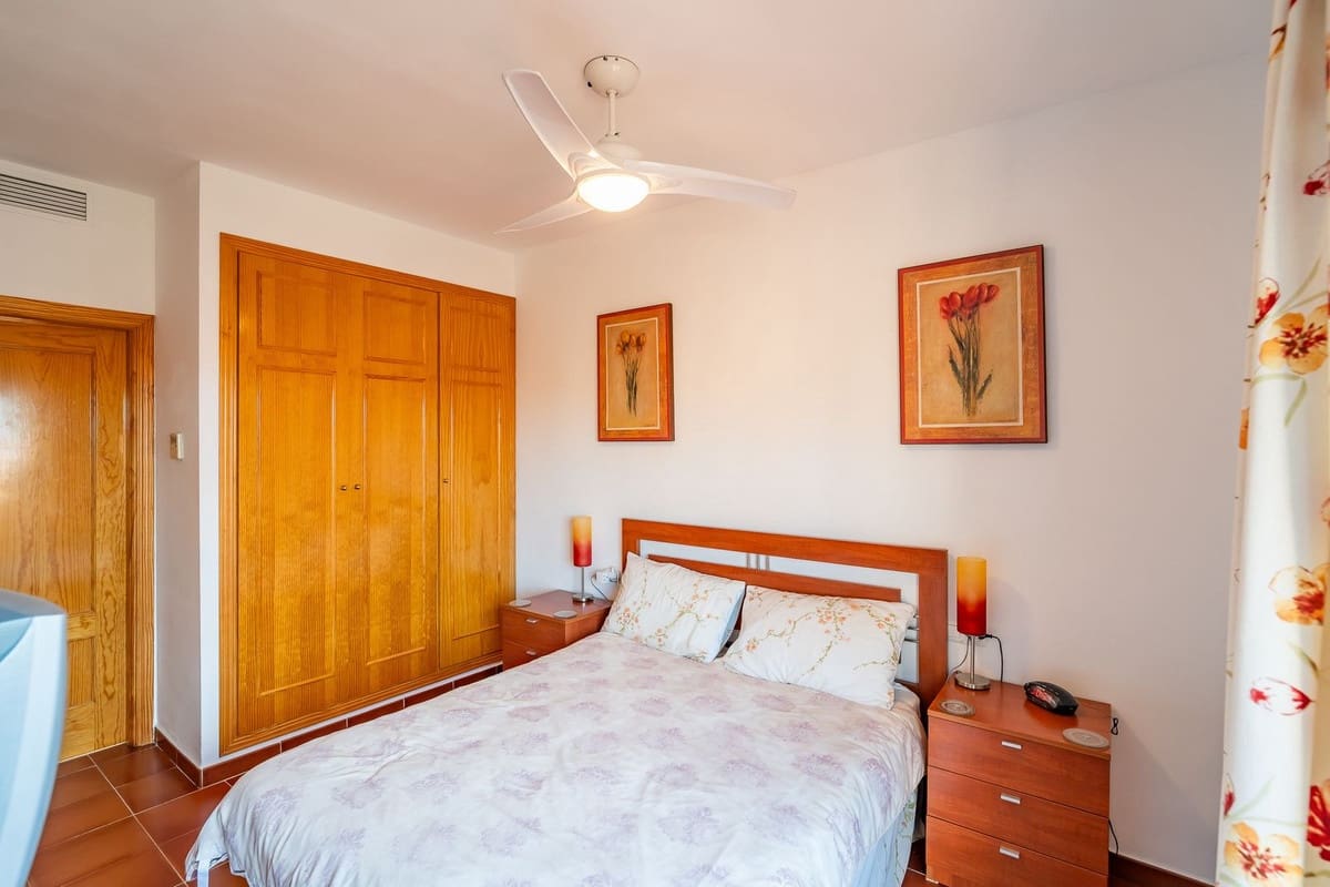 Pareado de 4 habitaciones en Riviera del Sol en venta con piscina - 498.000 € (Ref: 9700085)