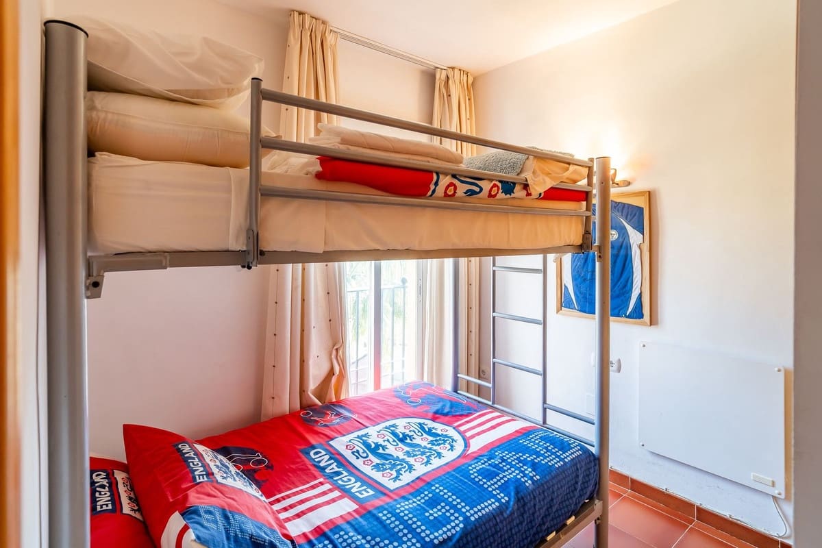 Pareado de 4 habitaciones en Riviera del Sol en venta con piscina - 498.000 € (Ref: 9700085)