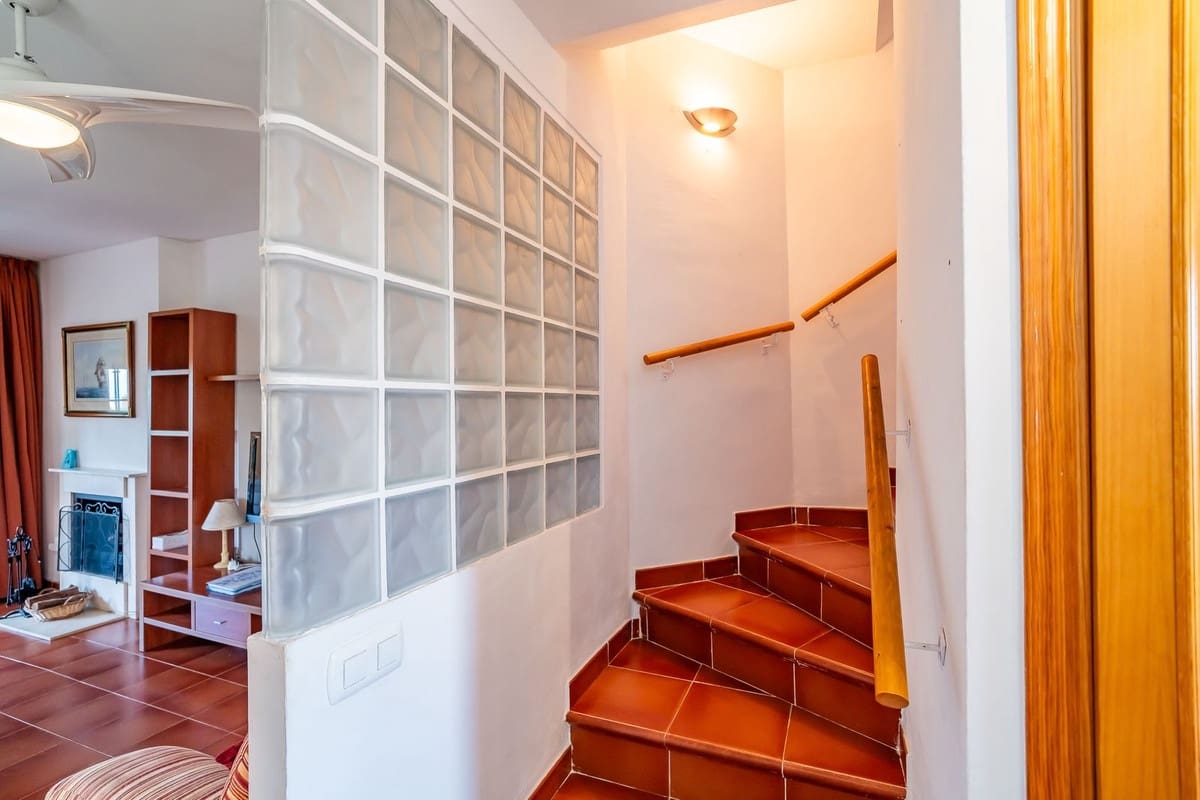 Pareado de 4 habitaciones en Riviera del Sol en venta con piscina - 498.000 € (Ref: 9700085)