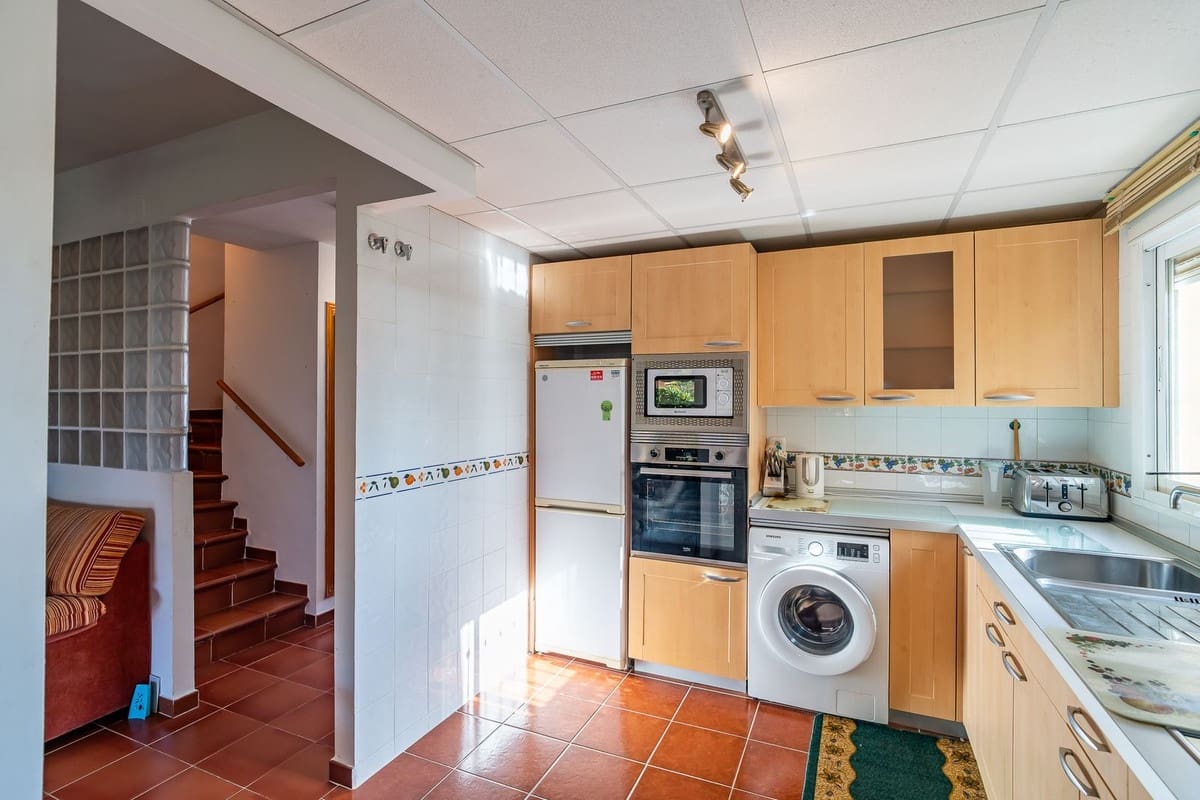 Pareado de 4 habitaciones en Riviera del Sol en venta con piscina - 498.000 € (Ref: 9700085)