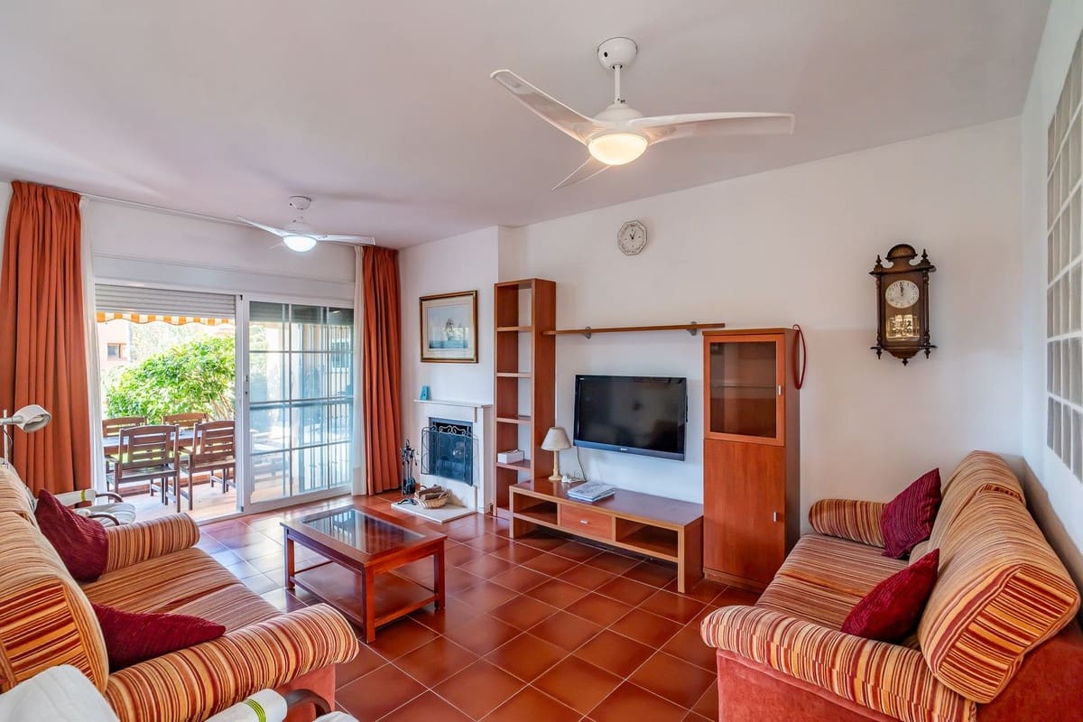 Pareado de 4 habitaciones en Riviera del Sol en venta con piscina - 498.000 € (Ref: 9700085)