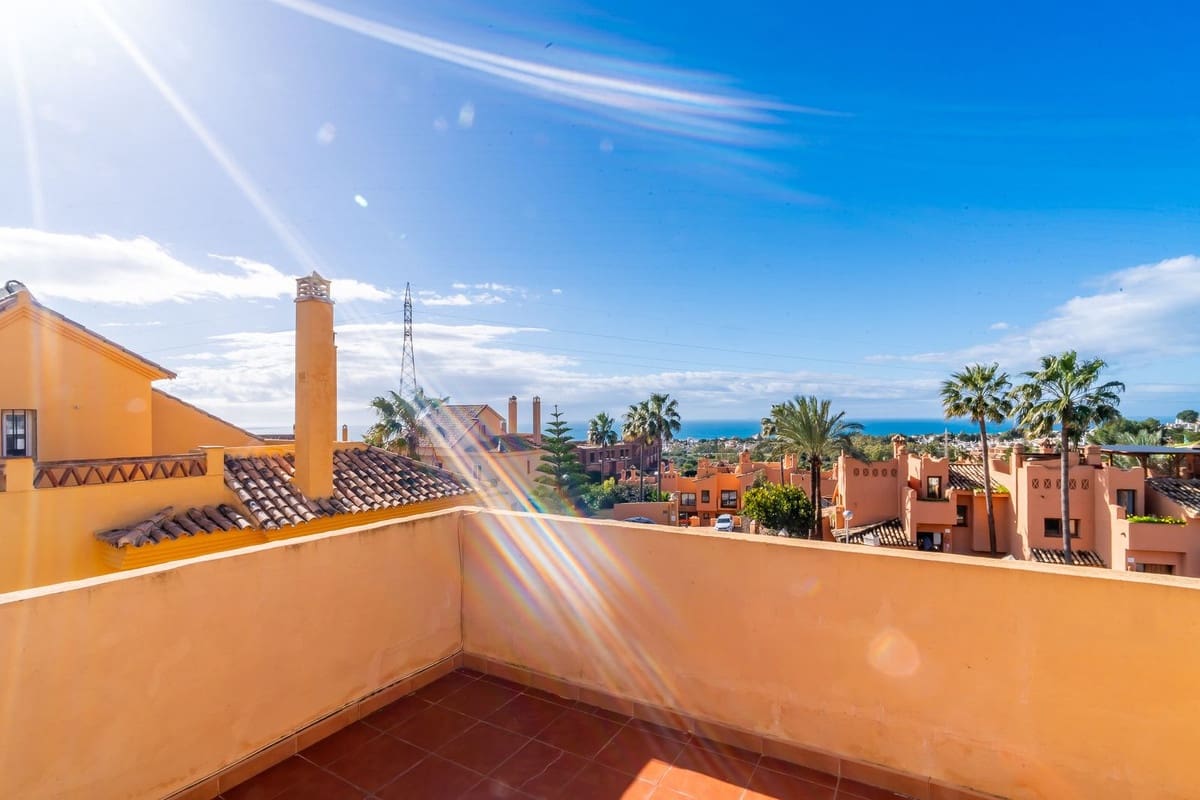 Pareado de 4 habitaciones en Riviera del Sol en venta con piscina - 498.000 € (Ref: 9700085)