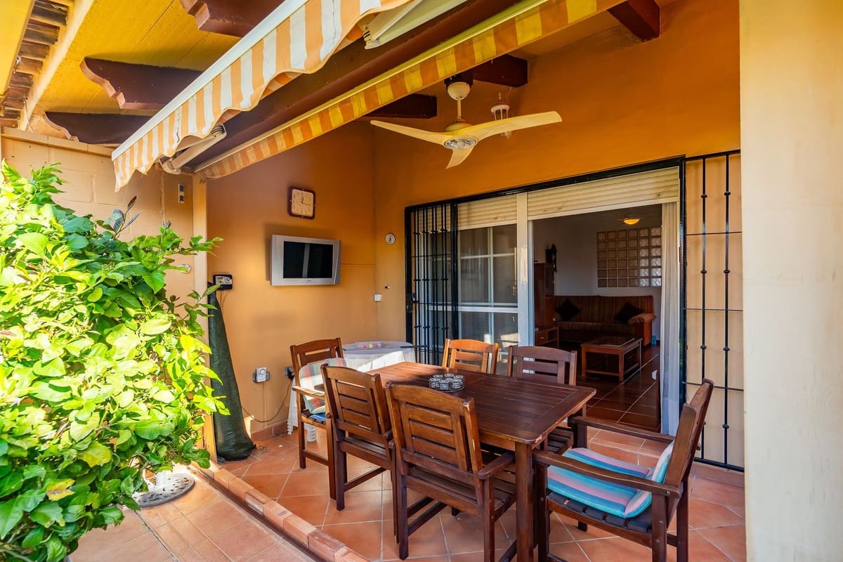 Pareado de 4 habitaciones en Riviera del Sol en venta con piscina - 498.000 € (Ref: 9700085)