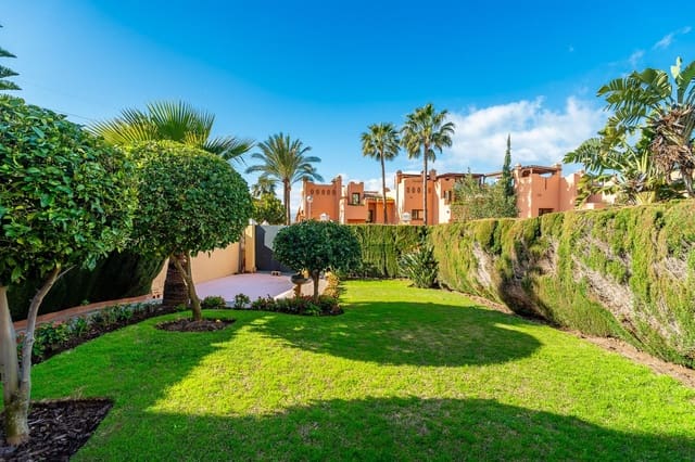 Pareado de 4 habitaciones en Riviera del Sol, Mijas en venta con piscina - 498.000 € (Ref: 9700085)