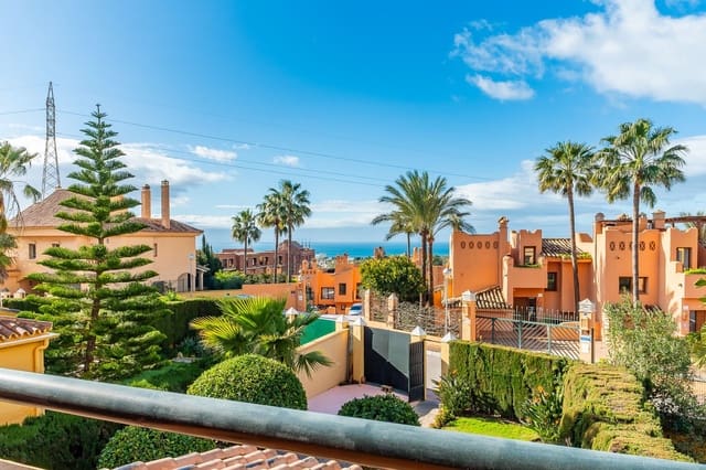 Pareado de 4 habitaciones en Riviera del Sol, Mijas en venta con piscina - 498.000 € (Ref: 9700085)