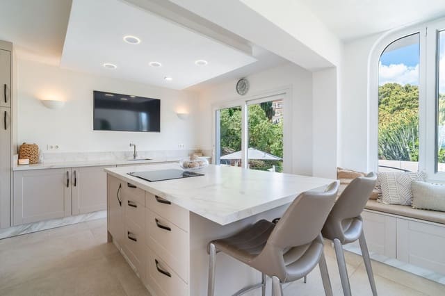 3 makuuhuone Huvila myytävänä paikassa Fuengirola mukana uima-altaan 
autotalli - 1 150 000 € (Ref: 9740197)