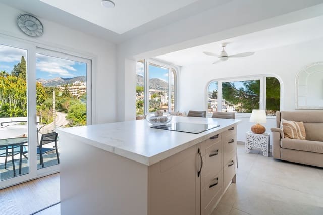 3 makuuhuone Huvila myytävänä paikassa Fuengirola mukana uima-altaan 
autotalli - 1 150 000 € (Ref: 9740197)