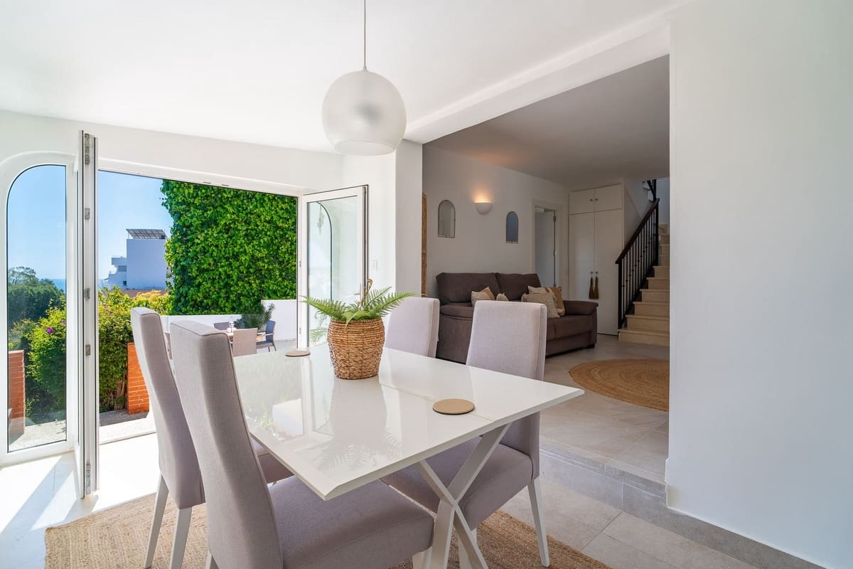 3 makuuhuone Huvila myytävänä paikassa Fuengirola mukana uima-altaan 
autotalli - 1 150 000 € (Ref: 9740197)