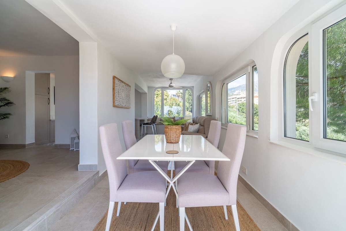 3 makuuhuone Huvila myytävänä paikassa Fuengirola mukana uima-altaan 
autotalli - 1 150 000 € (Ref: 9740197)