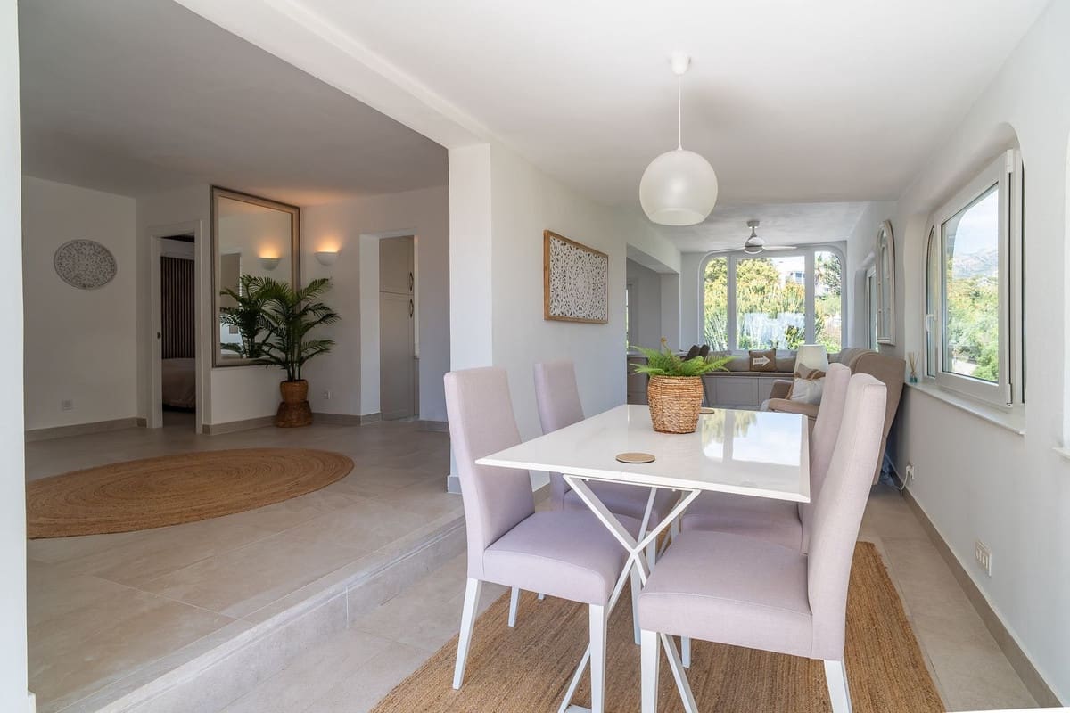 3 makuuhuone Huvila myytävänä paikassa Fuengirola mukana uima-altaan 
autotalli - 1 150 000 € (Ref: 9740197)